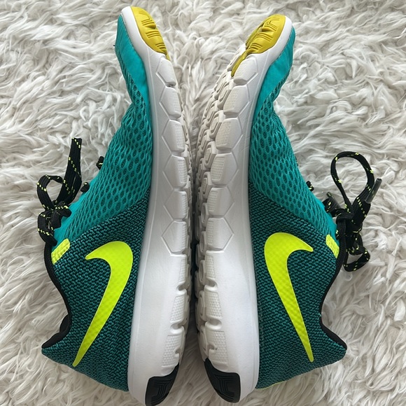 Nike Flex Experience Running Shoes - Picture 6 of 10